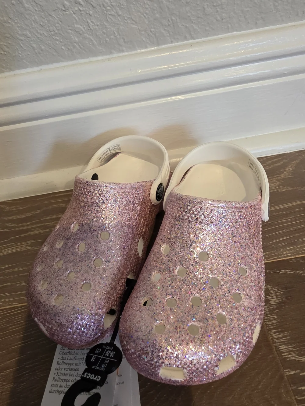 NWT CROCS Kids Glitter Clog in Pink with White Strap Girls Size 11